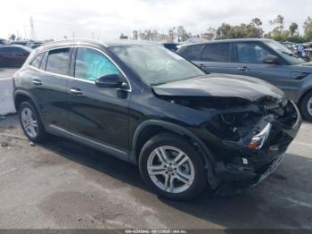  Salvage Mercedes-Benz GLA