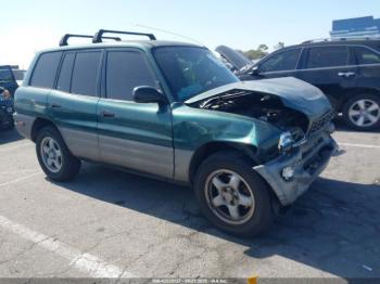  Salvage Toyota RAV4