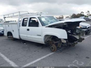  Salvage Chevrolet Silverado 2500