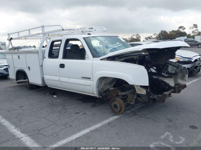 Salvage Chevrolet Silverado 2500