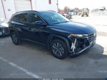  Salvage Hyundai TUCSON