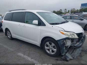  Salvage Toyota Sienna