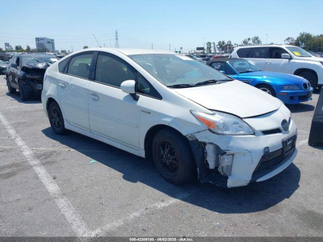  Salvage Toyota Prius