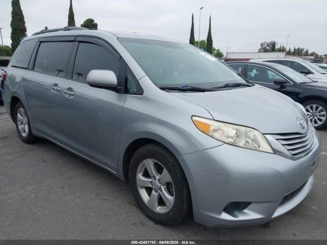  Salvage Toyota Sienna