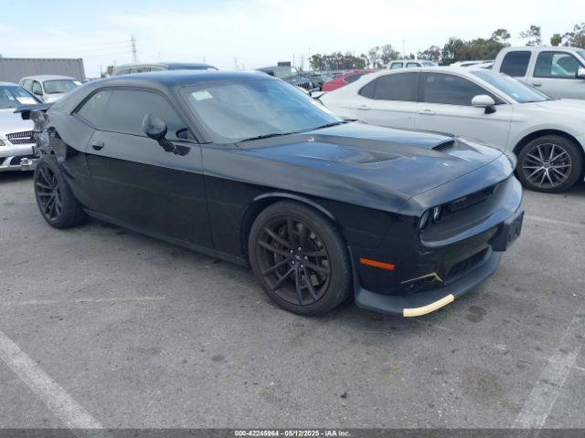  Salvage Dodge Challenger