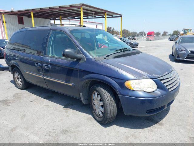  Salvage Chrysler Town & Country