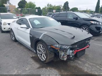  Salvage Ford Mustang