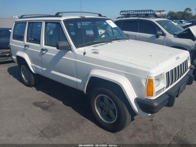  Salvage Jeep Cherokee