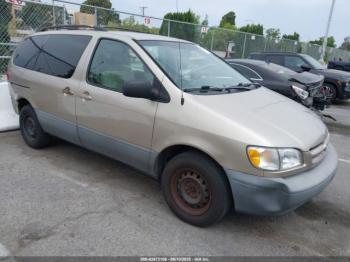  Salvage Toyota Sienna
