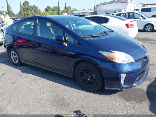  Salvage Toyota Prius