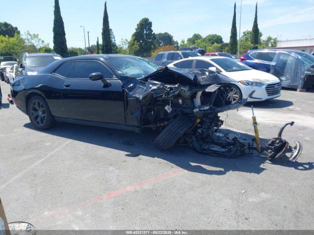  Salvage Dodge Challenger