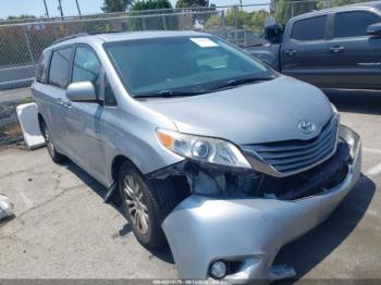 Salvage Toyota Sienna