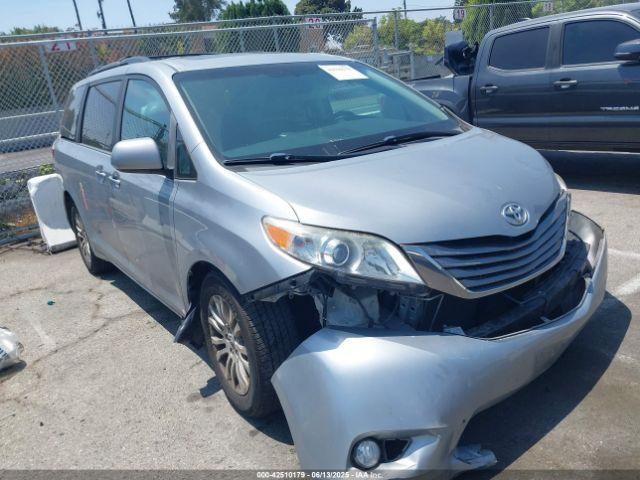  Salvage Toyota Sienna