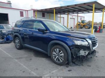  Salvage Nissan Pathfinder