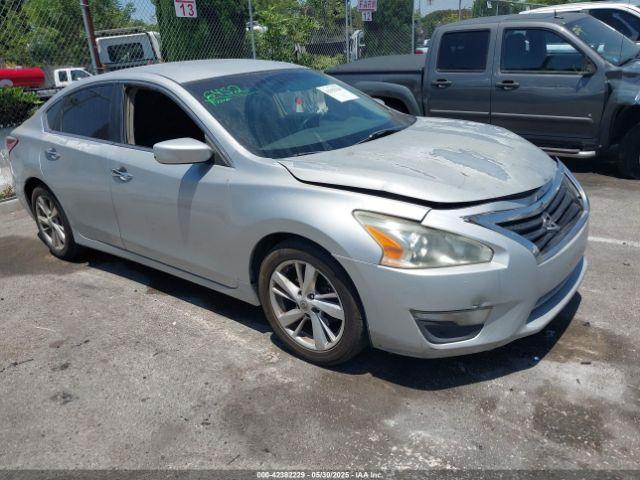  Salvage Nissan Altima