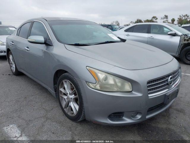  Salvage Nissan Maxima