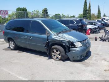  Salvage Dodge Grand Caravan