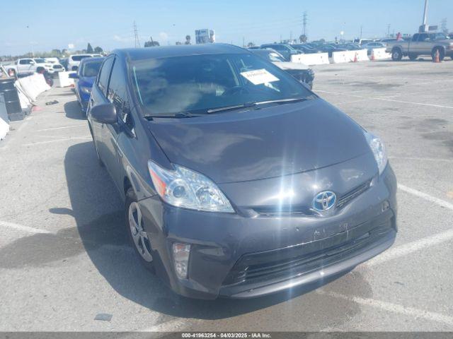  Salvage Toyota Prius