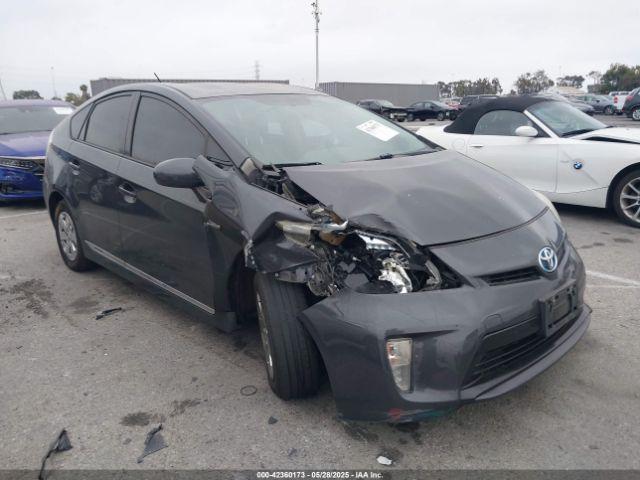  Salvage Toyota Prius