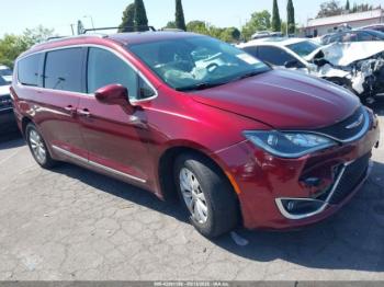  Salvage Chrysler Pacifica