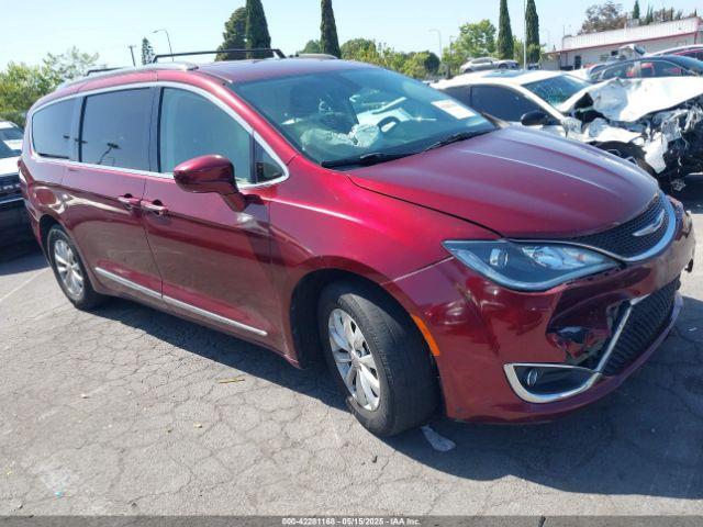  Salvage Chrysler Pacifica