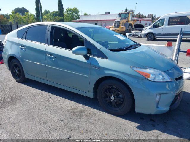  Salvage Toyota Prius