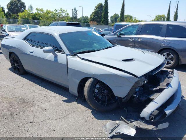  Salvage Dodge Challenger