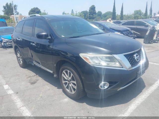  Salvage Nissan Pathfinder