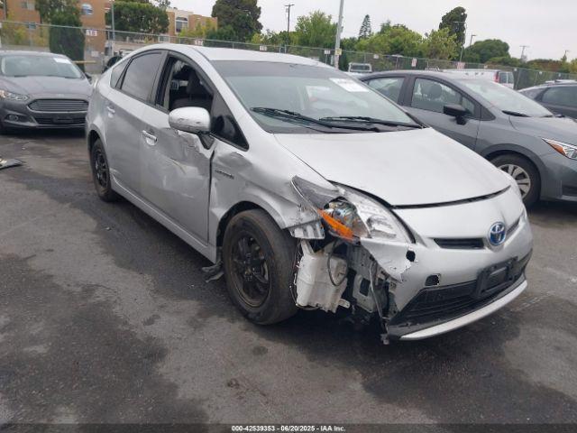  Salvage Toyota Prius