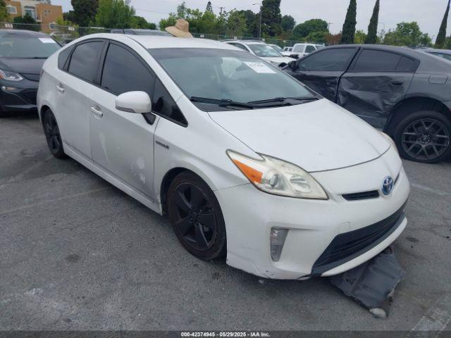  Salvage Toyota Prius
