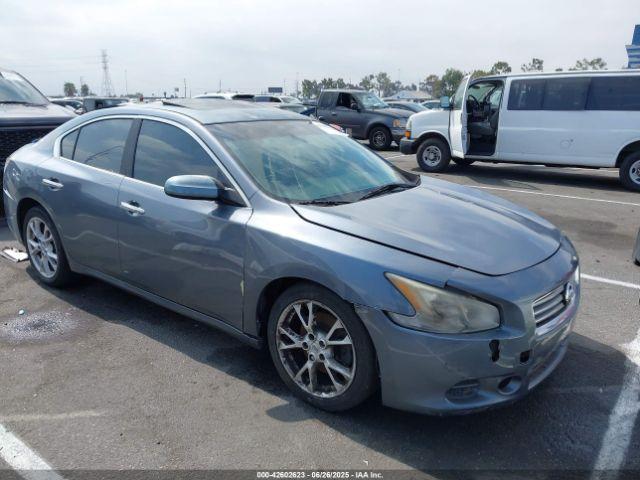  Salvage Nissan Maxima