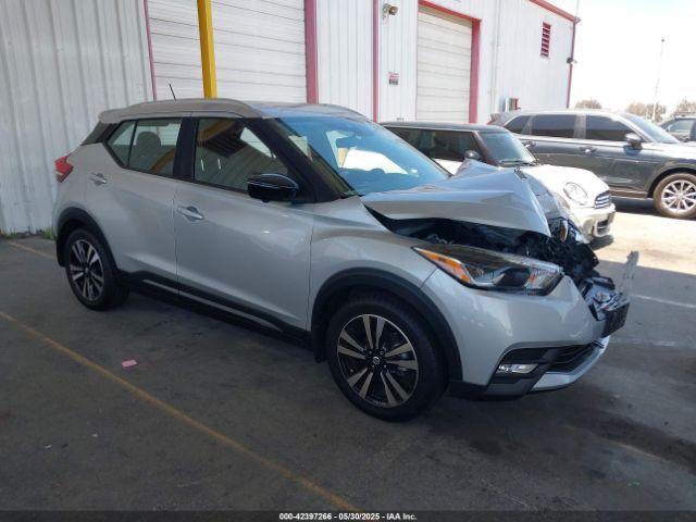  Salvage Nissan Kicks