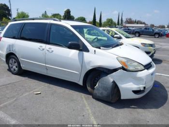  Salvage Toyota Sienna