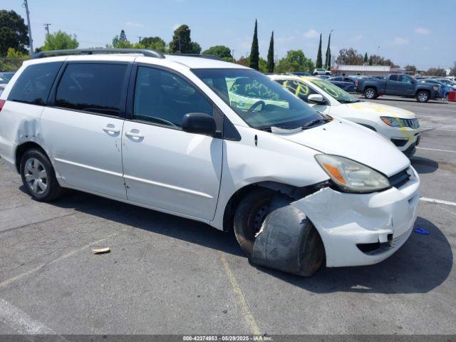  Salvage Toyota Sienna