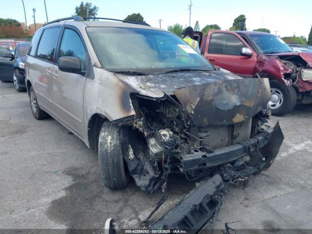  Salvage Toyota Sienna