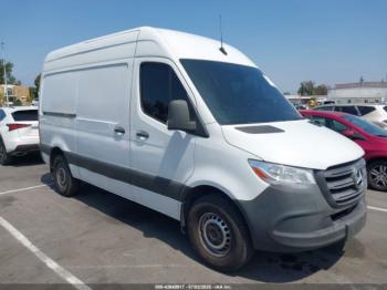  Salvage Mercedes-Benz Sprinter 2500
