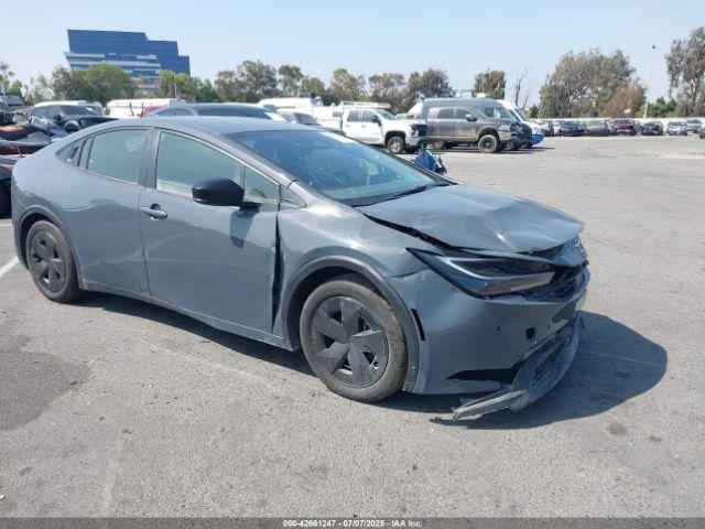  Salvage Toyota Prius