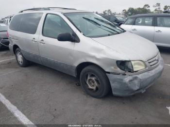  Salvage Toyota Sienna