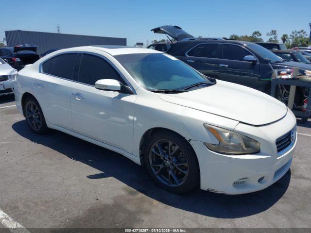  Salvage Nissan Maxima