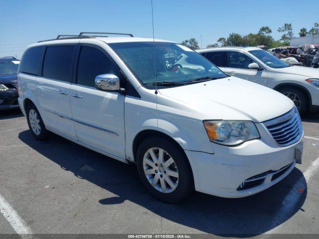  Salvage Chrysler Town & Country