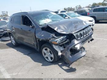  Salvage Jeep Compass