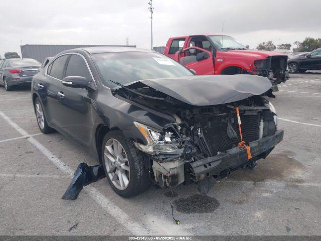  Salvage Nissan Maxima
