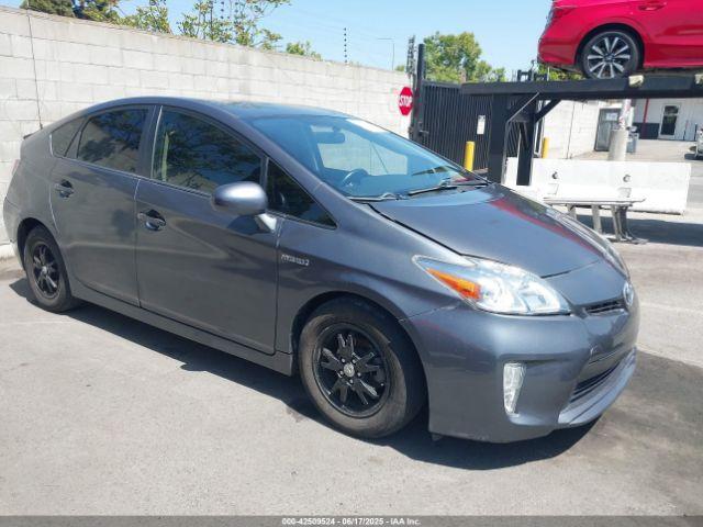  Salvage Toyota Prius