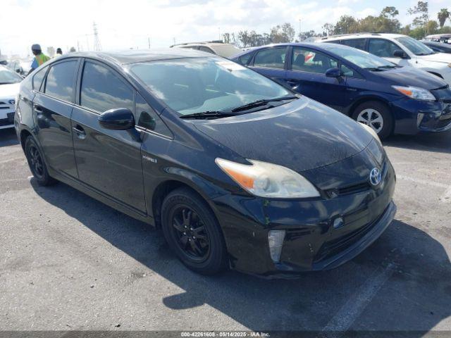  Salvage Toyota Prius