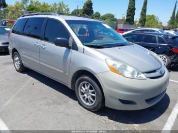  Salvage Toyota Sienna