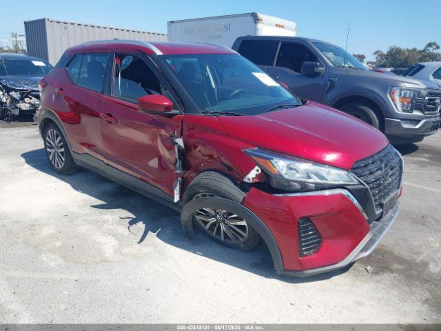  Salvage Nissan Kicks