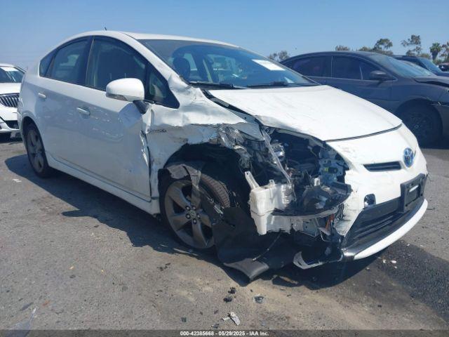  Salvage Toyota Prius