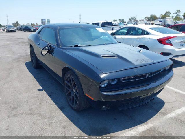  Salvage Dodge Challenger