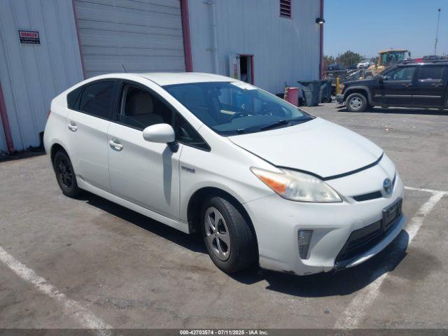  Salvage Toyota Prius