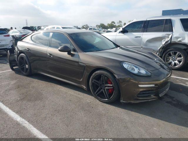  Salvage Porsche Panamera
